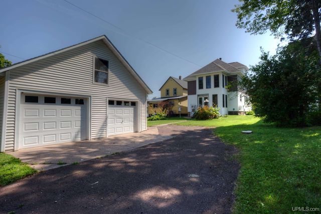 213 S Mansfield Street, Ironwood, MI 49938