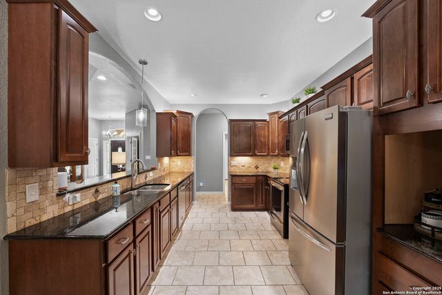 721 Gallagher Dr, Canyon Lake, TX 78133