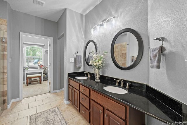 721 Gallagher Dr, Canyon Lake, TX 78133