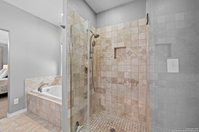 721 Gallagher Dr, Canyon Lake, TX 78133