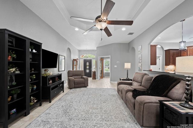 721 Gallagher Dr, Canyon Lake, TX 78133