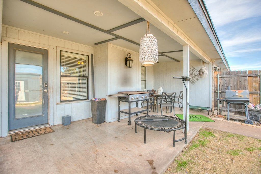 Image 17 of property listing at 3502 Ridgecrest Lane, San Angelo, TX 76904