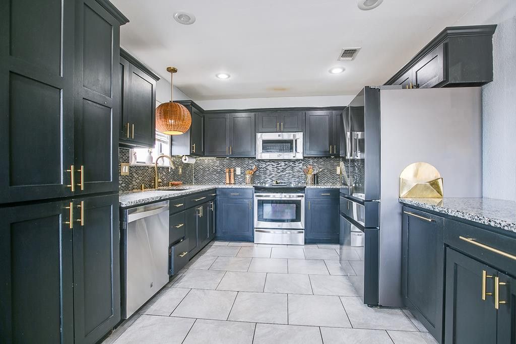 Image 9 of property listing at 3502 Ridgecrest Lane, San Angelo, TX 76904