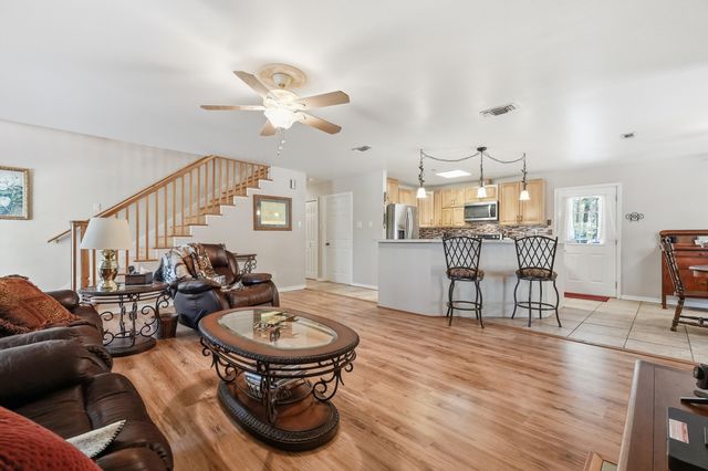 675 Spring Lake Road, Defuniak Springs, FL 32433