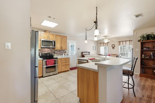 675 Spring Lake Road, Defuniak Springs, FL 32433