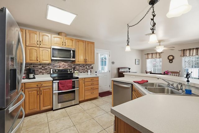 675 Spring Lake Road, Defuniak Springs, FL 32433