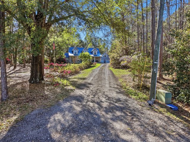 675 Spring Lake Road, Defuniak Springs, FL 32433