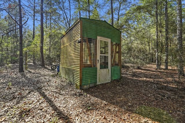 675 Spring Lake Road, Defuniak Springs, FL 32433