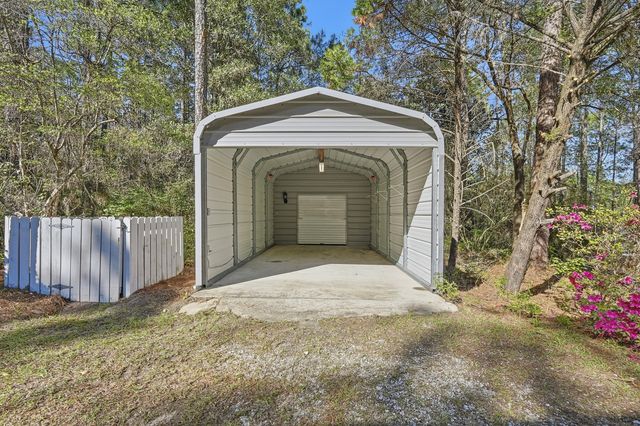 675 Spring Lake Road, Defuniak Springs, FL 32433