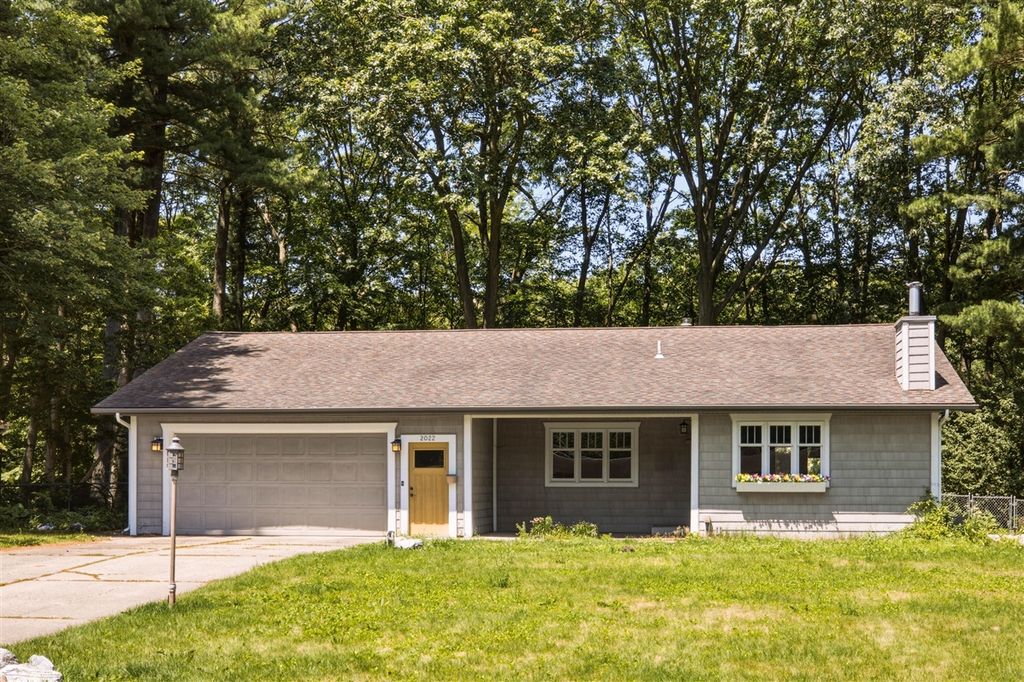 2022 W Swanson Court, Muskegon, MI 49444