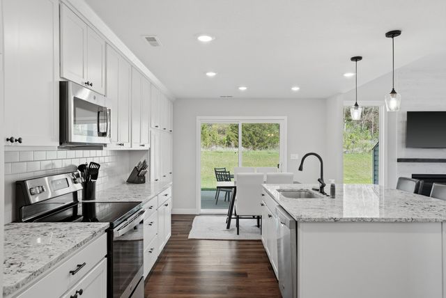 4507 STONE MOUNTAIN PKY, Columbia, MO 65201