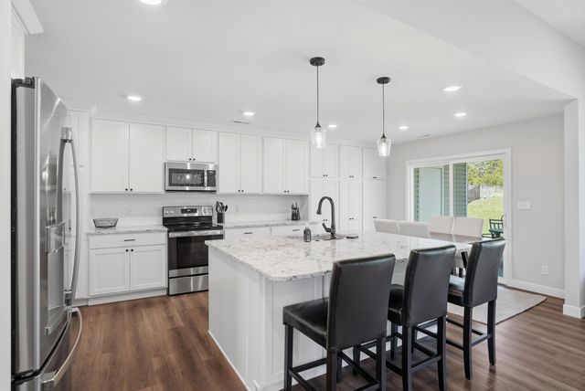 4507 STONE MOUNTAIN PKY, Columbia, MO 65201