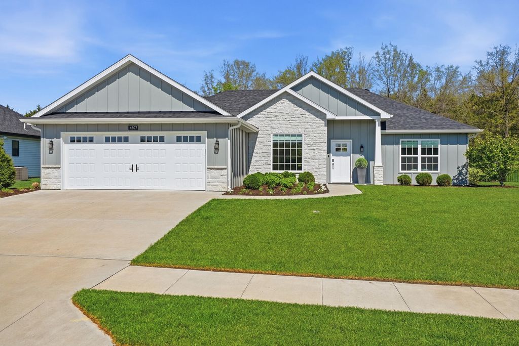 4507 STONE MOUNTAIN PKY, Columbia, MO 65201