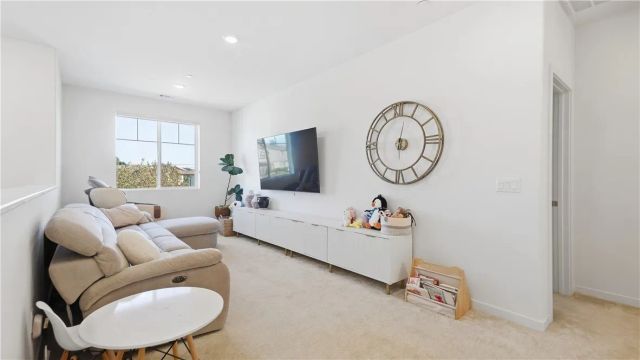 889 Campbell, Pomona, CA 91768
