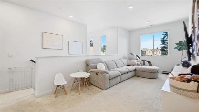 889 Campbell, Pomona, CA 91768