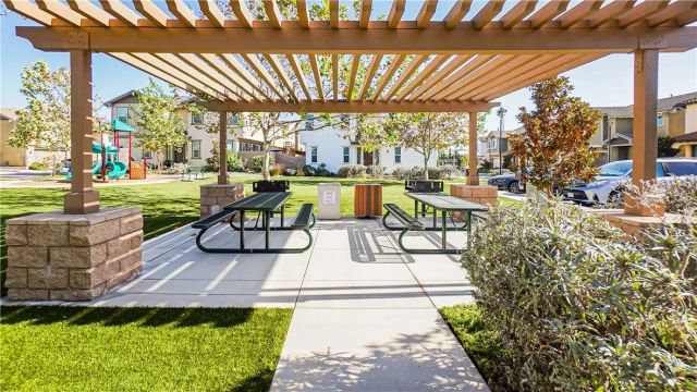 889 Campbell, Pomona, CA 91768