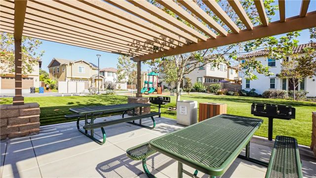 889 Campbell, Pomona, CA 91768