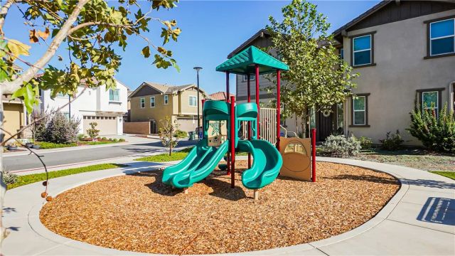889 Campbell, Pomona, CA 91768