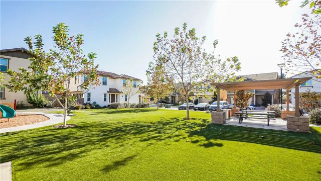 889 Campbell, Pomona, CA 91768