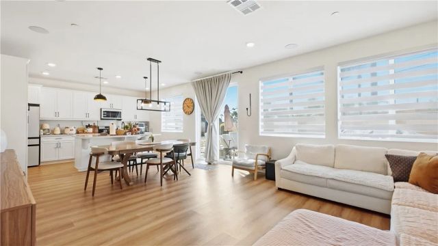 889 Campbell, Pomona, CA 91768