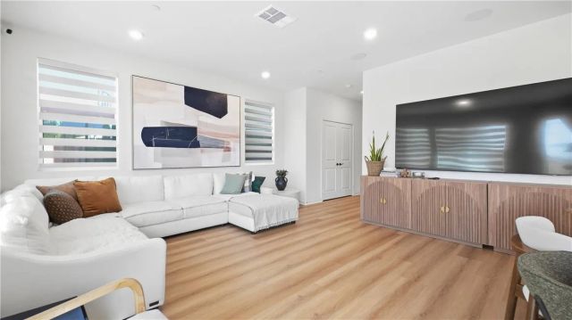 889 Campbell, Pomona, CA 91768