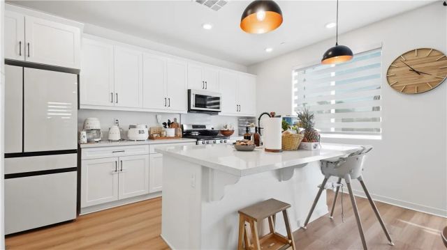 889 Campbell, Pomona, CA 91768