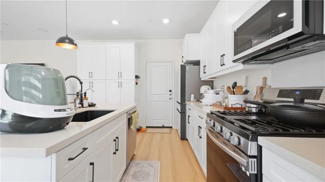 889 Campbell, Pomona, CA 91768