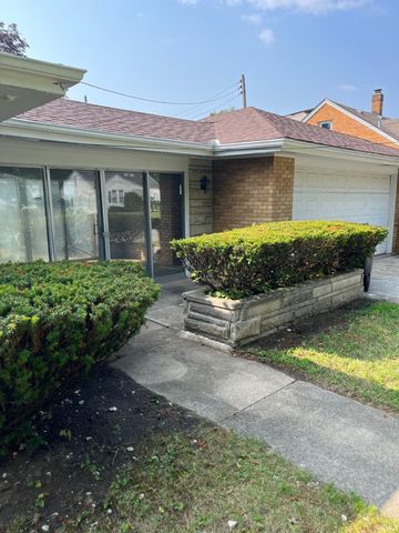 1045 Eclipse Place, South Bend, IN 46628