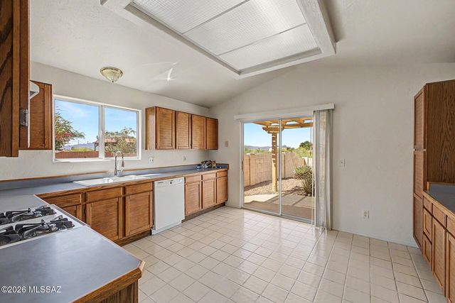 9815 N High Meadow Trail, Tucson, AZ 85742