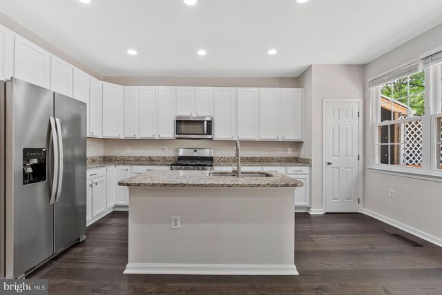 21491 SOUTHERN MAGNOLIA SQ, Sterling, VA 20164