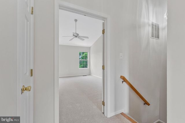 21491 SOUTHERN MAGNOLIA SQ, Sterling, VA 20164