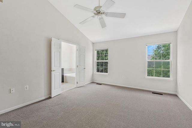 21491 SOUTHERN MAGNOLIA SQ, Sterling, VA 20164