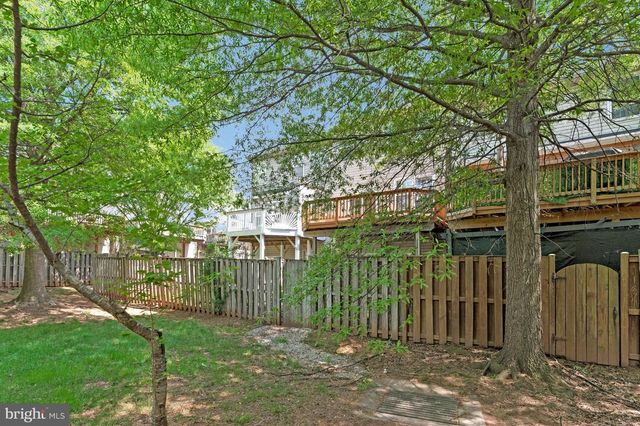 21491 SOUTHERN MAGNOLIA SQ, Sterling, VA 20164