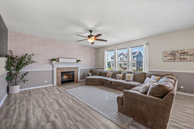 12266 Butler Lane, Huntley, IL 60142