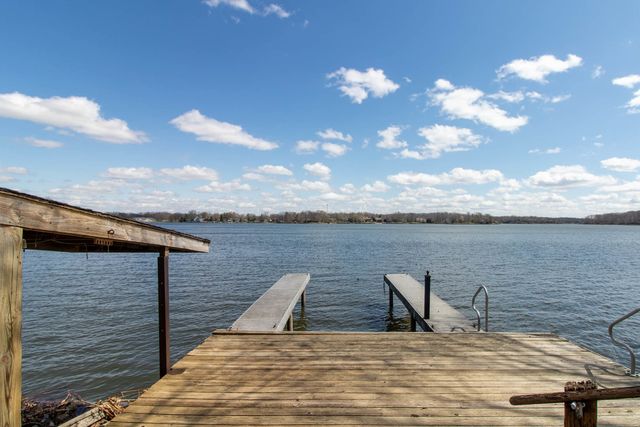 25289 White Owl Lane, Hudson, IL 61748