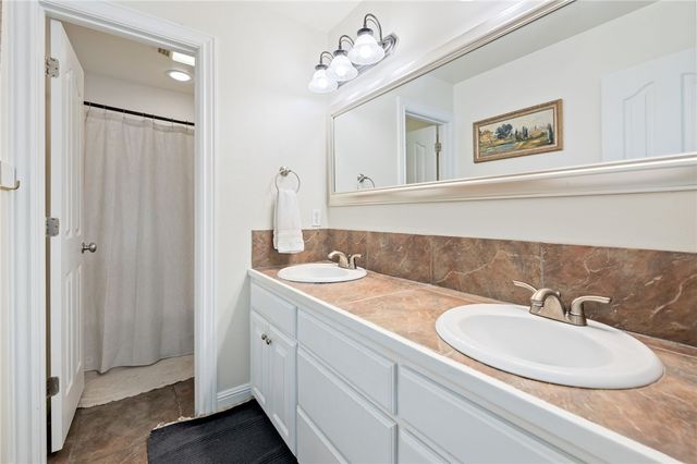 6260 W Grays Gap Road, Fayetteville, AR 72704