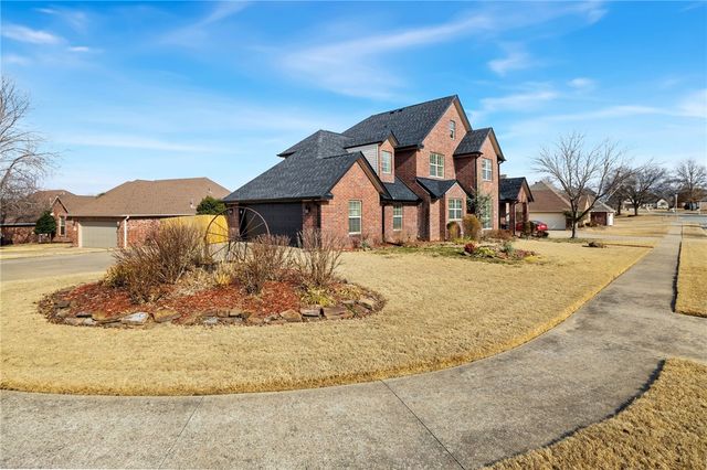 6260 W Grays Gap Road, Fayetteville, AR 72704