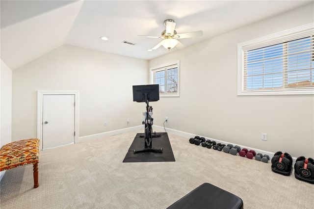 6260 W Grays Gap Road, Fayetteville, AR 72704