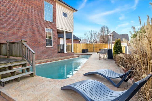 6260 W Grays Gap Road, Fayetteville, AR 72704