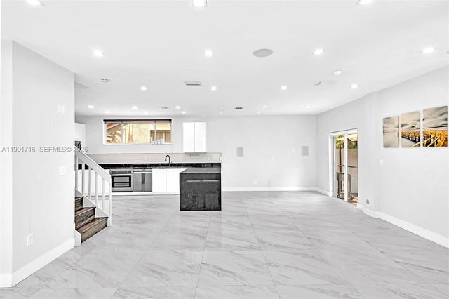 3085 N 36th Ave, Hollywood, FL 33021