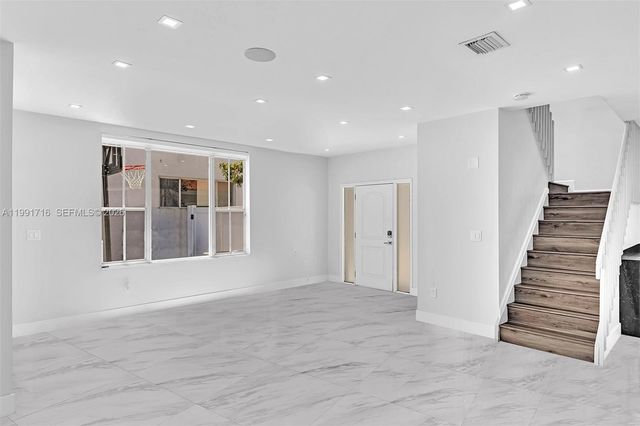 3085 N 36th Ave, Hollywood, FL 33021