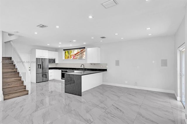 3085 N 36th Ave, Hollywood, FL 33021