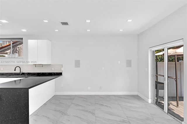 3085 N 36th Ave, Hollywood, FL 33021