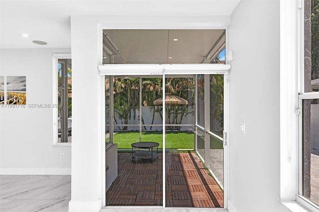 3085 N 36th Ave, Hollywood, FL 33021