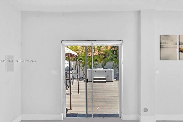 3085 N 36th Ave, Hollywood, FL 33021