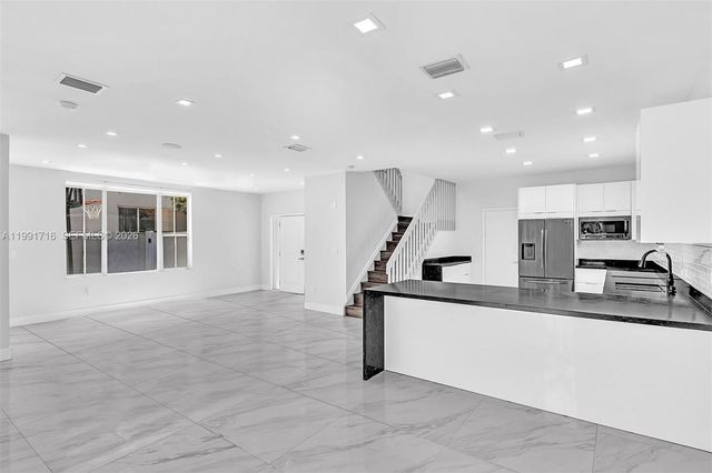 3085 N 36th Ave, Hollywood, FL 33021