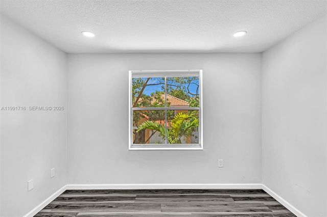 3085 N 36th Ave, Hollywood, FL 33021