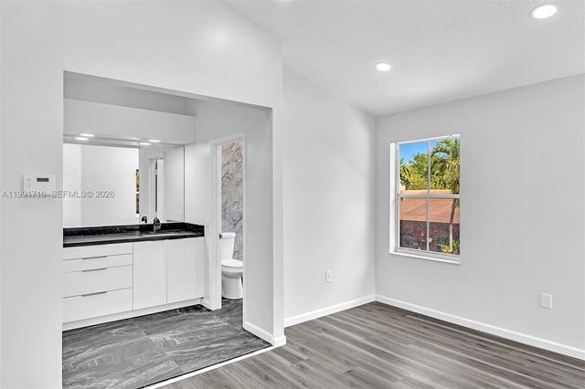 3085 N 36th Ave, Hollywood, FL 33021