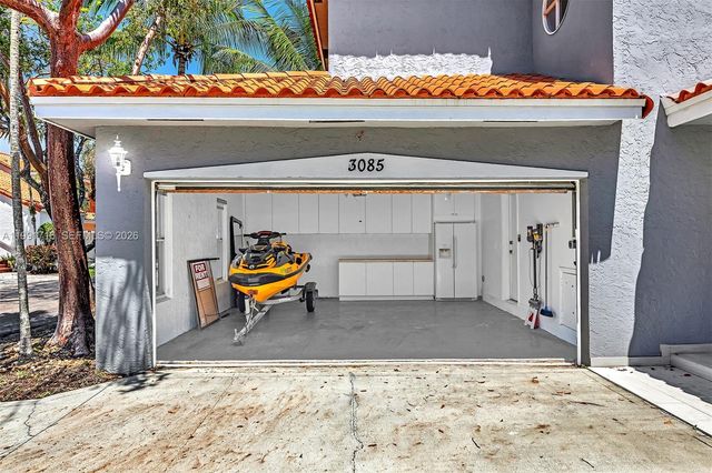 3085 N 36th Ave, Hollywood, FL 33021