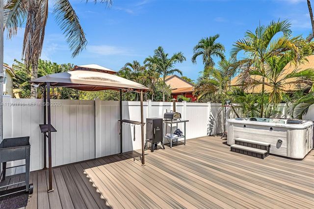 3085 N 36th Ave, Hollywood, FL 33021